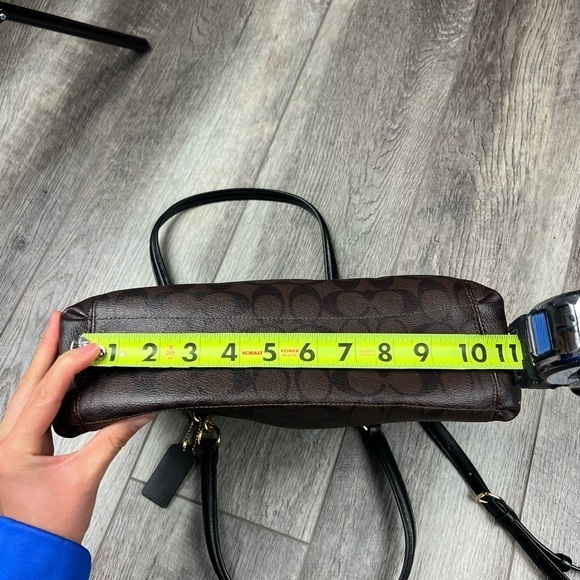 Coach‎ Brown Purse - Picture 13 of 16